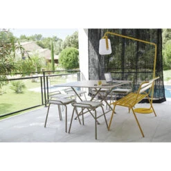 Table De Jardin 8 Personnes FERMOB Cargo 128 X 128 Cm - Muscade -Jardin Mobilier Magasin 024114 table jardin fermob cargo 128 128 cm muscade ambiance 2