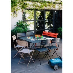Table De Jardin 8 Personnes FERMOB Cargo 128 X 128 Cm - Carbone -Jardin Mobilier Magasin 024147 table jardin fermob cargo 128 cm carbone ambiance 4
