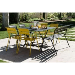 Table De Jardin 8 Personnes FERMOB Cargo 128 X 128 Cm - Carbone -Jardin Mobilier Magasin 024147 table jardin fermob cargo 128 cm carbone ambiance 5