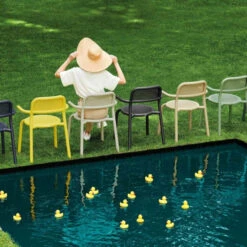 Lot De 2 Fauteuils De Jardin Fatboy Toní Armchair - Vert Brume -Jardin Mobilier Magasin 104097 lot 2 fauteuils jardin fatboy toni vert brume ambiance 4