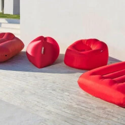 Pouf Gonflable Fatboy Lamzac 3.0 - Rouge -Jardin Mobilier Magasin 104497 pouf gonflable fatboy lamzac rouge ambiance 2