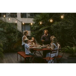 Guirlande Lumineuse FERMOB Hoop - Cerise Noire -Jardin Mobilier Magasin guirlande hoop cerise noire ambiance