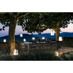 Lampe Nomade FERMOB Balad H 25 Cm - Carbone 7 Lampe Nomade FERMOB Balad H 25 Cm - Carbone -Jardin Mobilier Magasin lampe balad 25 carbone ambiance terrasse min