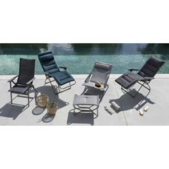 Fauteuil Relax Pliant LAFUMA Evolution BeComfort - Bleu Encre -Jardin Mobilier Magasin lfm2830 fauteuil relax pliant lafuma evolution becomfort ambiance piscine 1 1