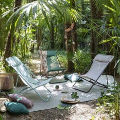 Chaise Longue LAFUMA Maxi Transat Plus - Bleu -Jardin Mobilier Magasin lfm2926 9258 chaise longue lafuma maxi transat plus bleu ambiance 2