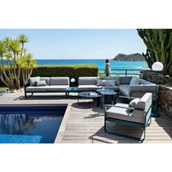 Lampe FERMOB Mooon! - Bleu Acapulco 17 Lampe FERMOB Mooon! - Bleu Acapulco -Jardin Mobilier Magasin mooon lampe bleu acapulco ambiance 6 min