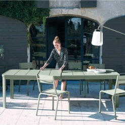 Table De Jardin 10 Personnes Avec 2 Rallonges FERMOB Oléron 155 / 255 X 100 Cm - Cerise Noire 18 Table De Jardin 10 Personnes Avec 2 Rallonges FERMOB Oléron 155 / 255 X 100 Cm - Cerise Noire -Jardin Mobilier Magasin oleron cactus maillane book2020 sebastien erome 6 min 1 8